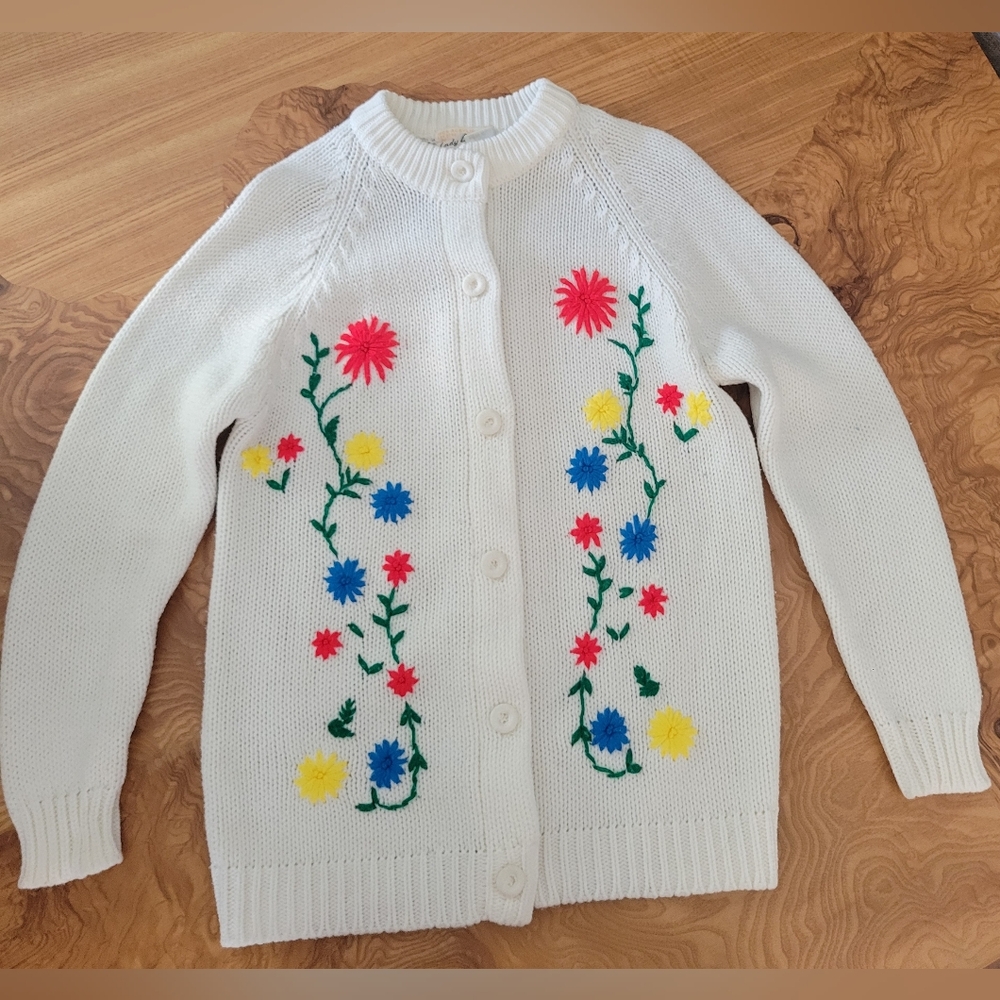 Vintage 70s Floral Embroidered Cardigan